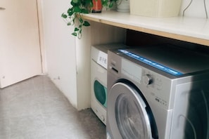 Laundry room - IU Hotel (Chongqing Nanping Wanda Plaza Light Rail Station) (Chongqing)