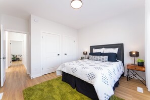 3 Schlafzimmer, Schreibtisch, Bügeleisen/Bügelbrett, WLAN