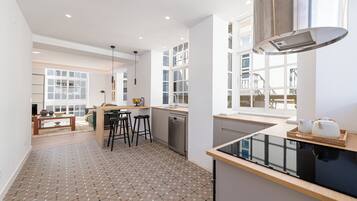 Apartament, 3 dormitoris | Cuina privada