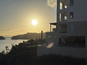 Exterior - Cozy 1-bedroom condo in Samana w/ AC, WiFi, fitness room, pool and amazing view. (Samana)