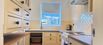 1-Bed Flat • Free Parking • 5 Min LGW Airport