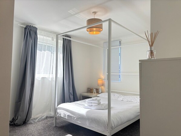 1 habitación, tabla de planchar con plancha y wifi gratis