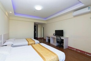 Room - Lakefront Hotel (Shanghai)
