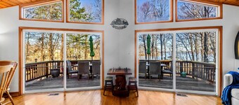 Lakefront Lake Anna Views, Dock, Beach, Firepit