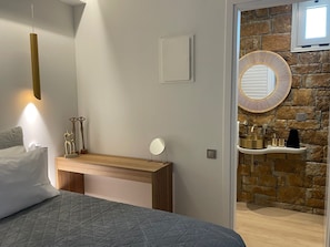 1 chambre, bureau, fer et planche à repasser, Wi-Fi