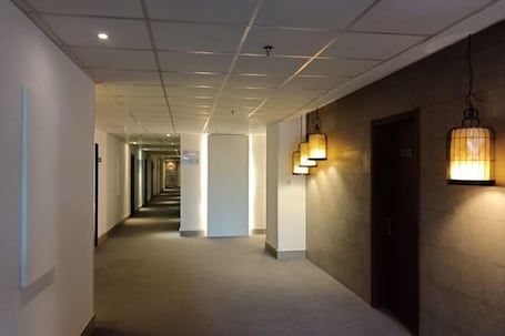 Interior. Baolong Homelike Hotel (Shanghai Xuhui)