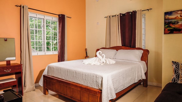 9 Schlafzimmer, Bügeleisen/Bügelbrett, WLAN, Bettwäsche