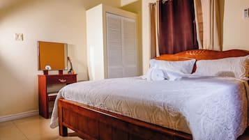 9 bedrooms, iron/ironing board, WiFi, bed sheets