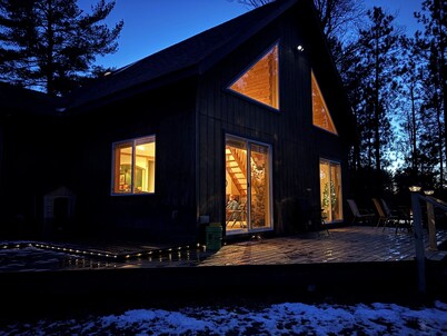 4-bedroom north woods, pet friendly cabin with WiFi, great room and fire place.