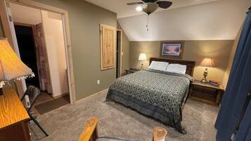 4 bedrooms, iron/ironing board, free WiFi, bed sheets