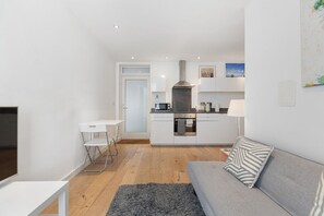 TV, video games - Chic 1Bed/PrivatePatio/Clapham (Greater London)