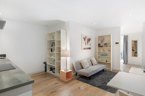 TV, video games - Chic 1Bed/PrivatePatio/Clapham (Greater London)