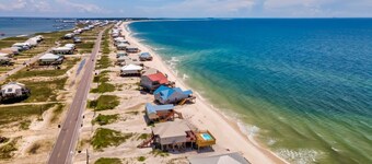 Sonny Side~Beach Front~Pet Friendly~Pool