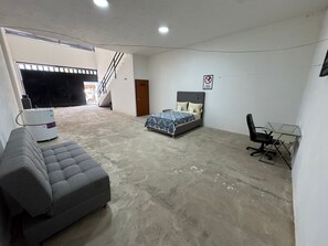 Living area - Periférico Bodega con Departamento A (Tonalá)