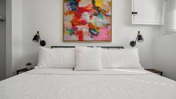 4 dormitoris, escriptori i planxa i posts de planxar