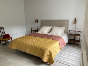 4 dormitoris, planxa i posts de planxar, wifi i roba de llit 