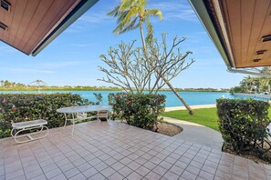 Outdoor dining - One of a Kind! Spacious 5-bedrooms all on one level, indoor pool amazing views! (Marathon)