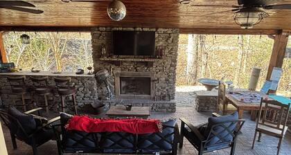 The Cedar Cabin at Center Hill Lake