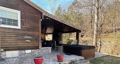 The Cedar Cabin at Center Hill Lake