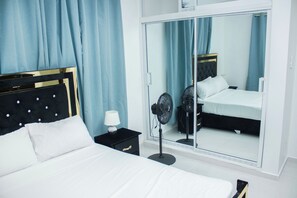 2 chambres, fer et planche à repasser, Wi-Fi, draps fournis