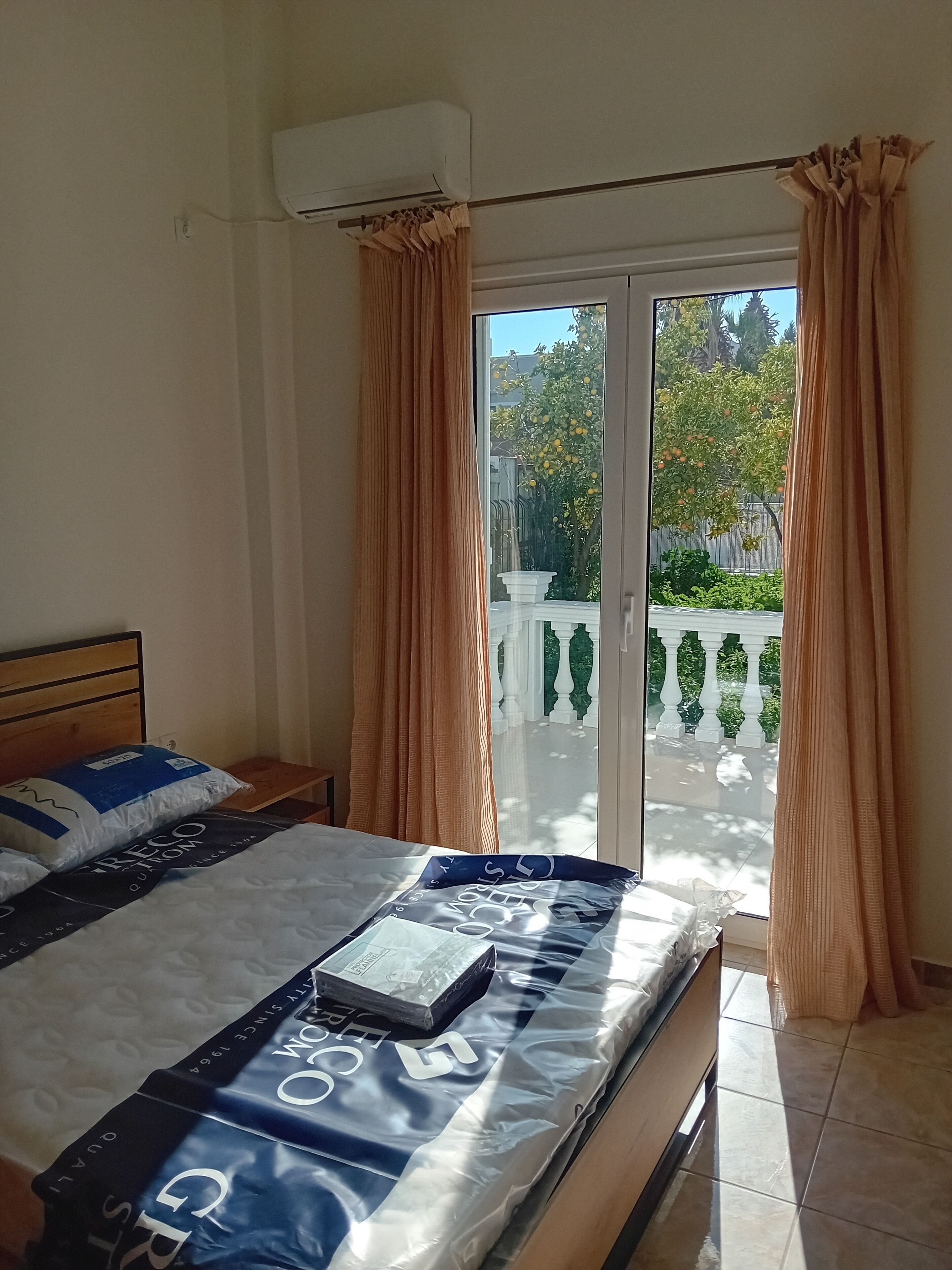 2 多间卧室、WiFi