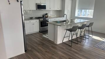 Fridge, microwave, oven, dishwasher