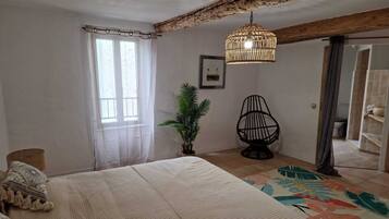 5 chambres, lit parapluie, Wi-Fi, draps fournis