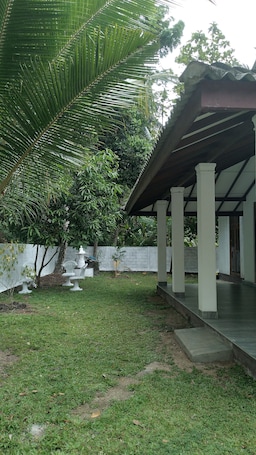 Fachada de la propiedad