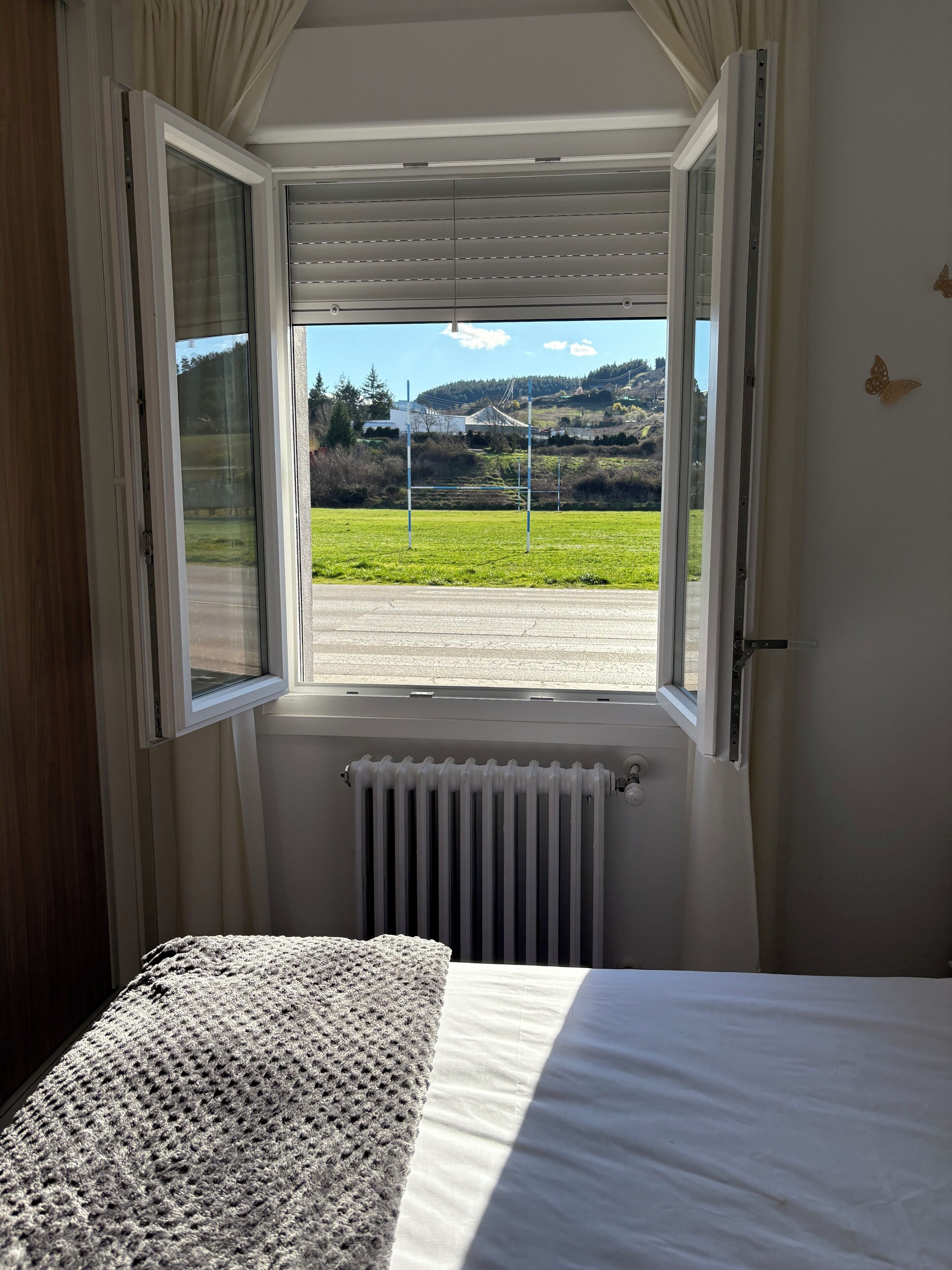 3 slaapkamers, een strijkplank/strijkijzer, wifi, beddengoed