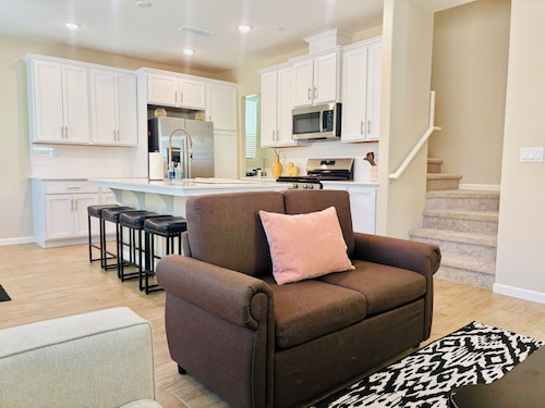 3-bedroom house in beautiful Madera in private gated community w/pool access