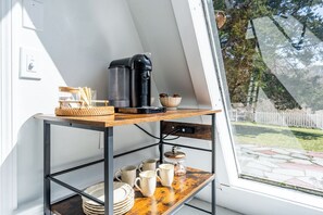 Interior - Spacious 6 Bedroom Coastal Getaway – 4 Mins to Ocean! (Harwich)