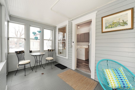 内装. 3-bedroom apartment in charming Mpls-50th St lightrail, off st. parking, & WiFi