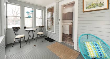 3-bedroom apartment in charming Mpls-50th St lightrail, off st. parking, & WiFi