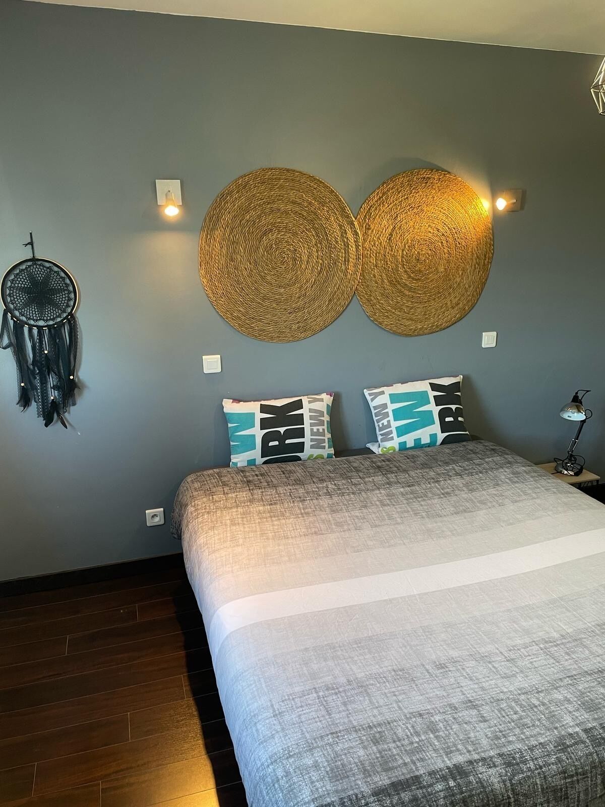 3 habitaciones, tabla de planchar con plancha, cuna de viaje y wifi 