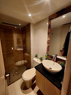 Hair dryer, towels, soap, toilet paper - New and with ocean view (Cartagena)