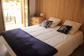 1 slaapkamer, een strijkplank/strijkijzer, wifi, beddengoed