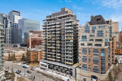 Stylish 1BR by Riverwalk & Eau Claire DT