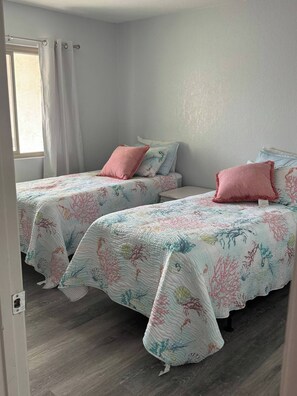 4 bedrooms, travel cot, WiFi