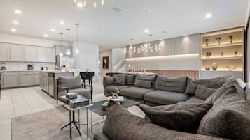 Smart-TV, Videospiele, Tischfußball