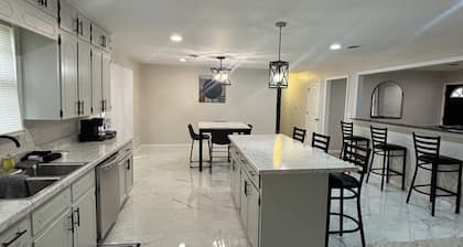 Stylish and cozy fully renovated 3BR house near shops and dining in Blytheville.
