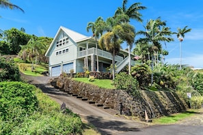 Exterior - Stunning Ocean-front Retreat Overlooking Laupahoehoe Point (LAUPAHOEHOE)