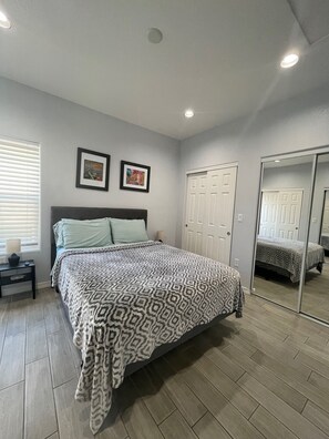 1 غرفة نوم ومكواة/لوح كي وواي فاي مجانًا وملاءات أسرّة