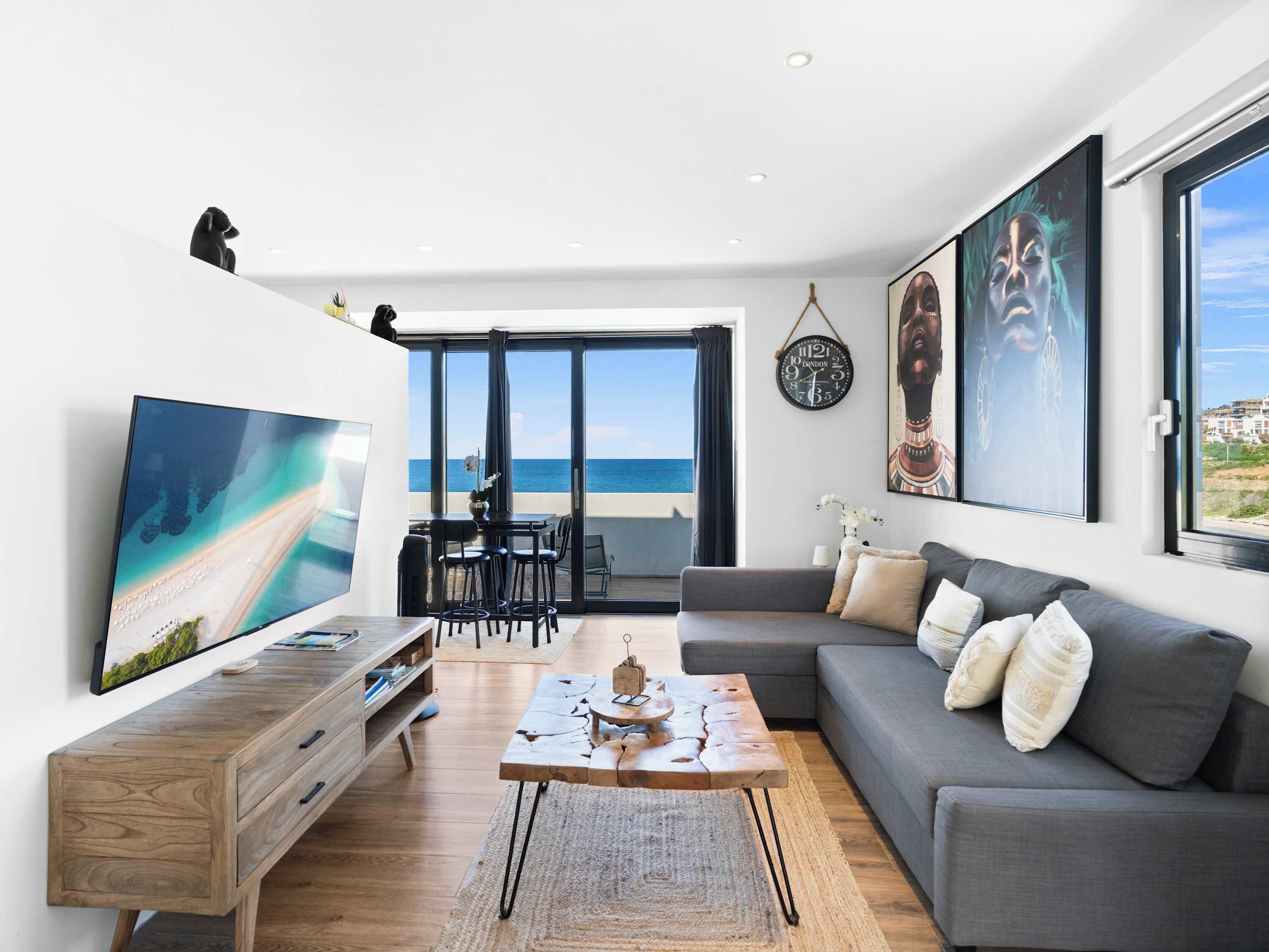 Smart TV, offices