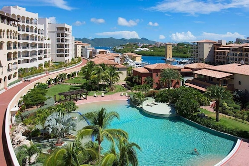 Luxury 3BR Penthouse W/ Huge Lagoon Pool