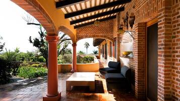 Comfort Apartment, 3 Bedrooms, Kitchen | Terrace/patio