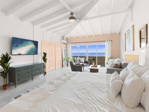 3 bedrooms, desk, Internet, bed sheets - 3BR Townhouse in Pelican Key w/ Pool & Beach Acess (Pelican Key)