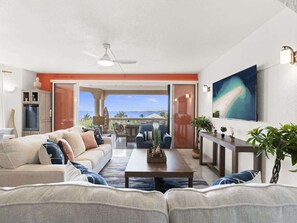 Smart TV - 3BR Townhouse in Pelican Key w/ Pool & Beach Acess (Pelican Key)