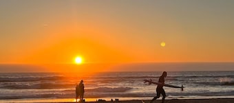 HoneyMoon Romantic beautiful Sagres House, 3mn walk, best surfing beach: Tonel