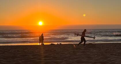 HoneyMoon Romantic beautiful Sagres House, 3mn walk, best surfing beach: Tonel