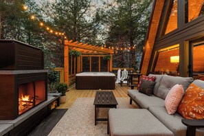 Property grounds - Moody A-Frame Cabin • Hot Tub & Fireplace (Omaha)